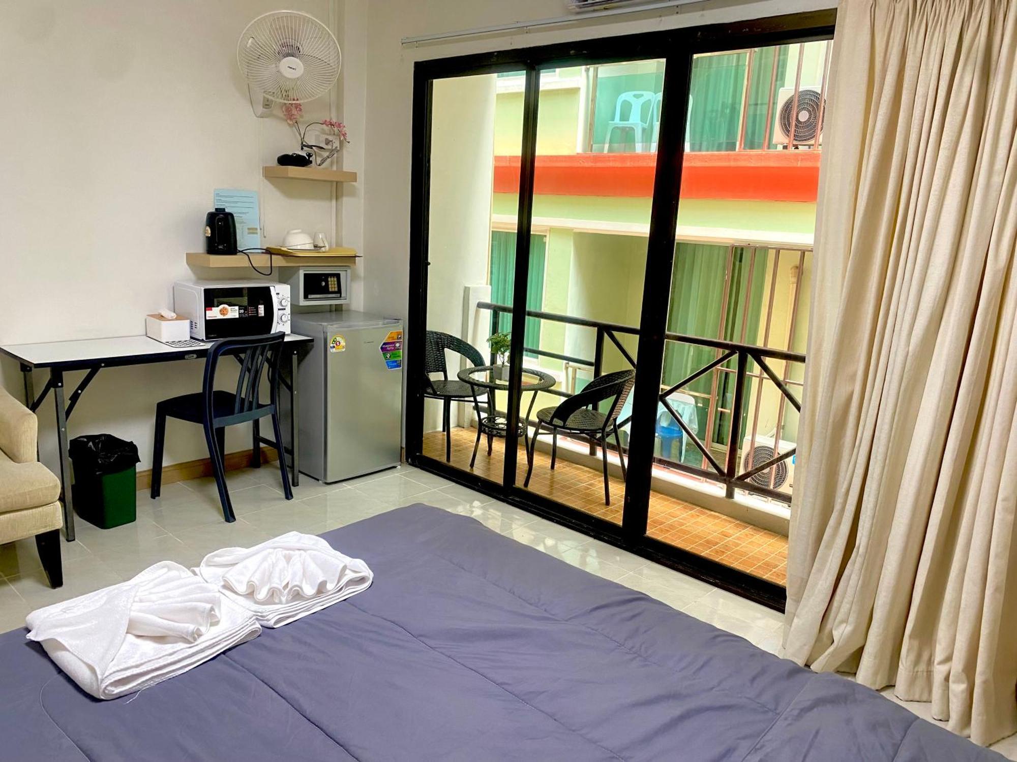 Apartment Rest & Recharge *