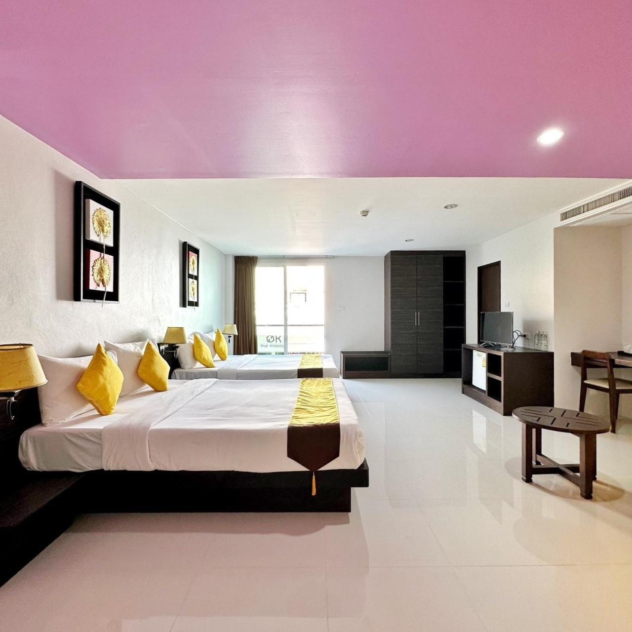 Twin Hotel