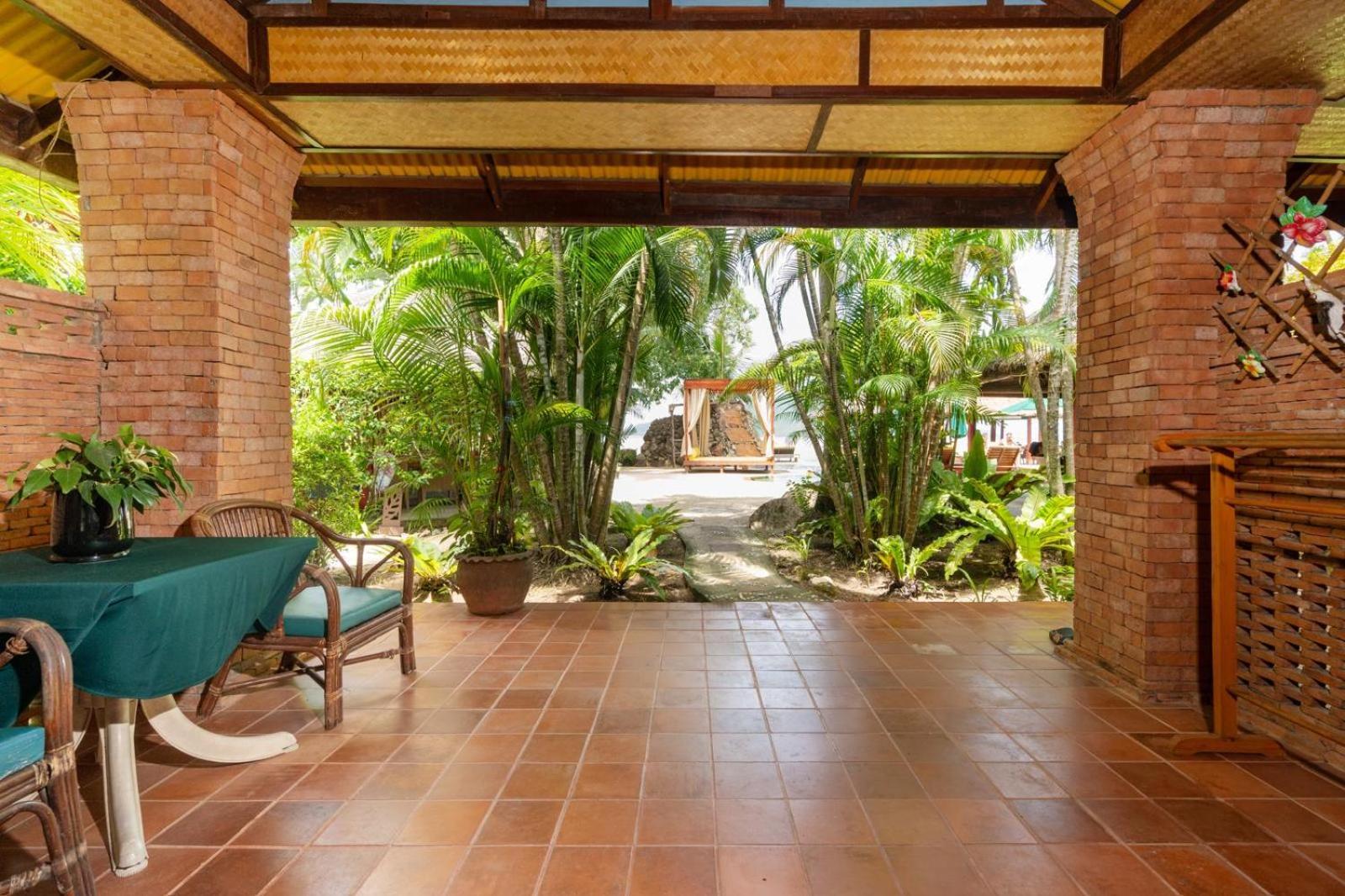 Resort Friendship & Atmanjai Wellness Centre