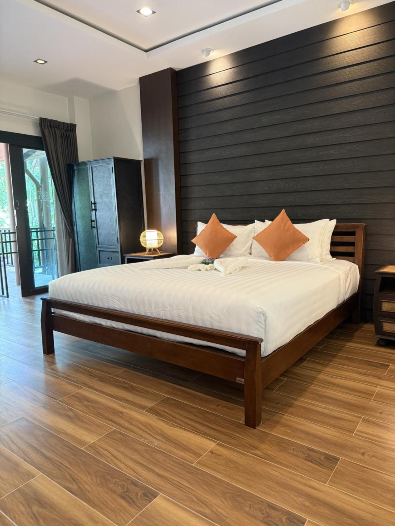 Resort Blue Palm