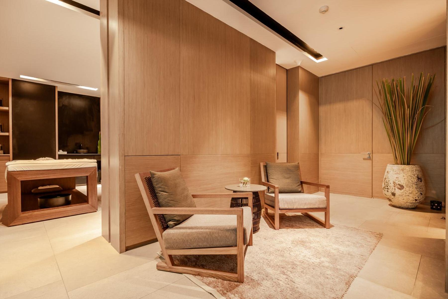 Luxury Five-star Penthouse 407sqm Beachfront And Private Pool