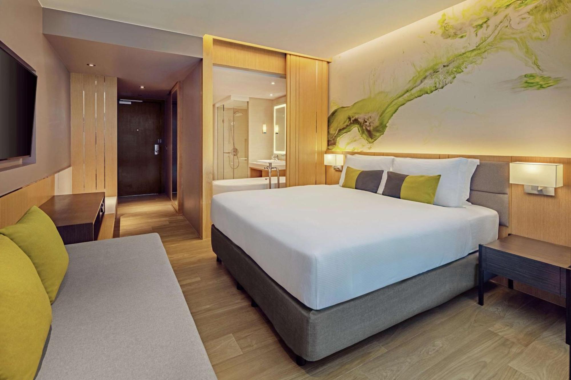 Doubletree By Hilton Phuket Banthai Resort 4*