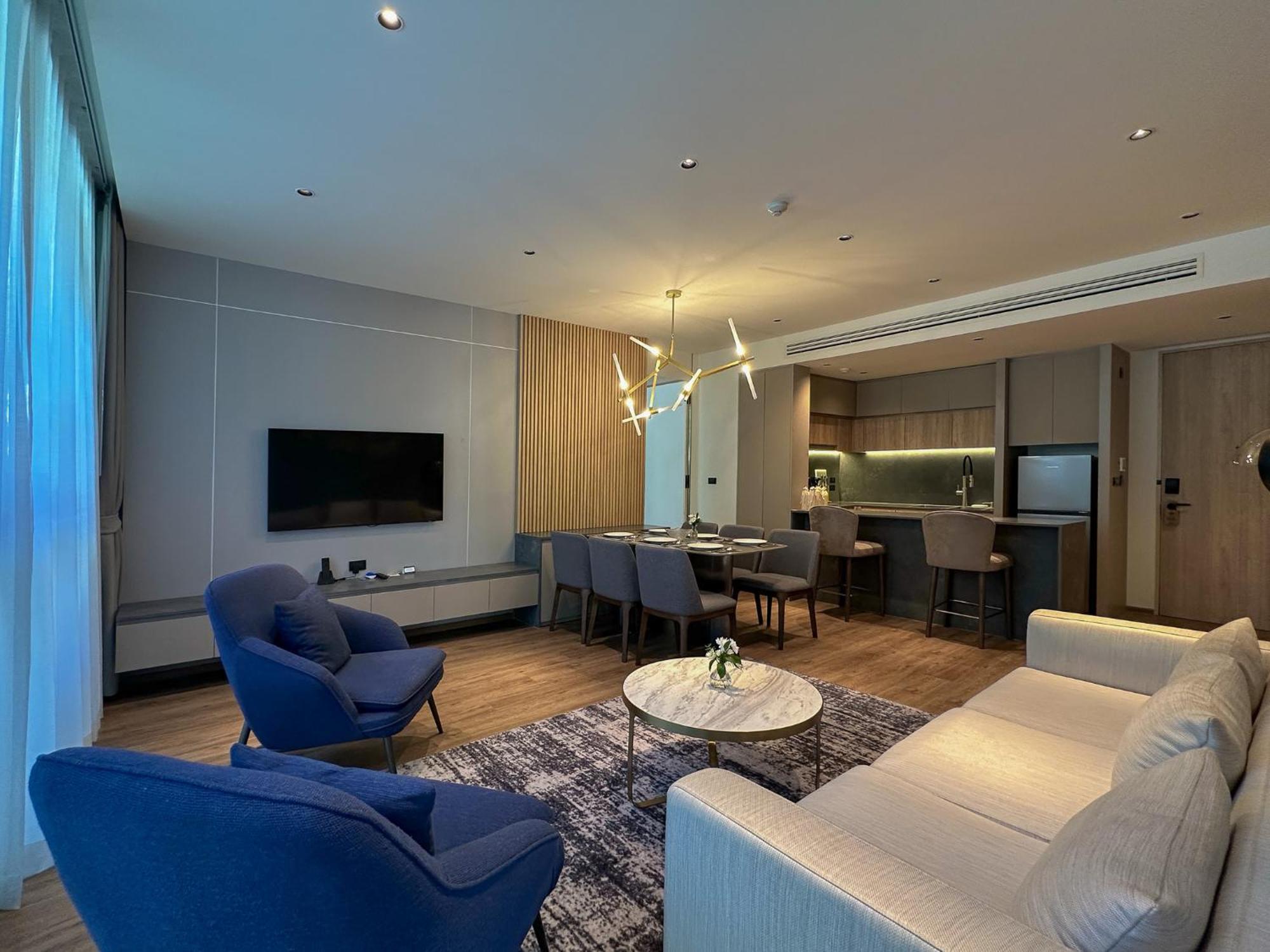 Hotel La And