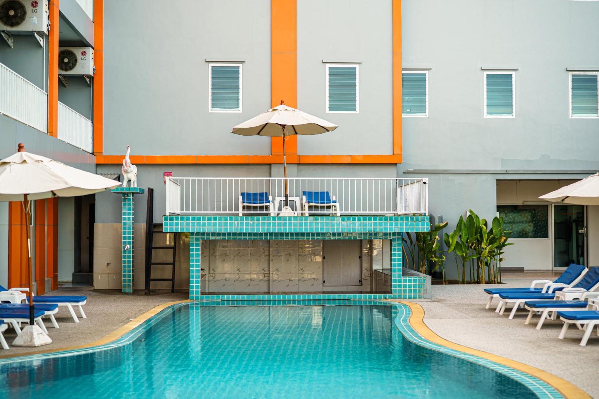 Chabana Hotel 4*
