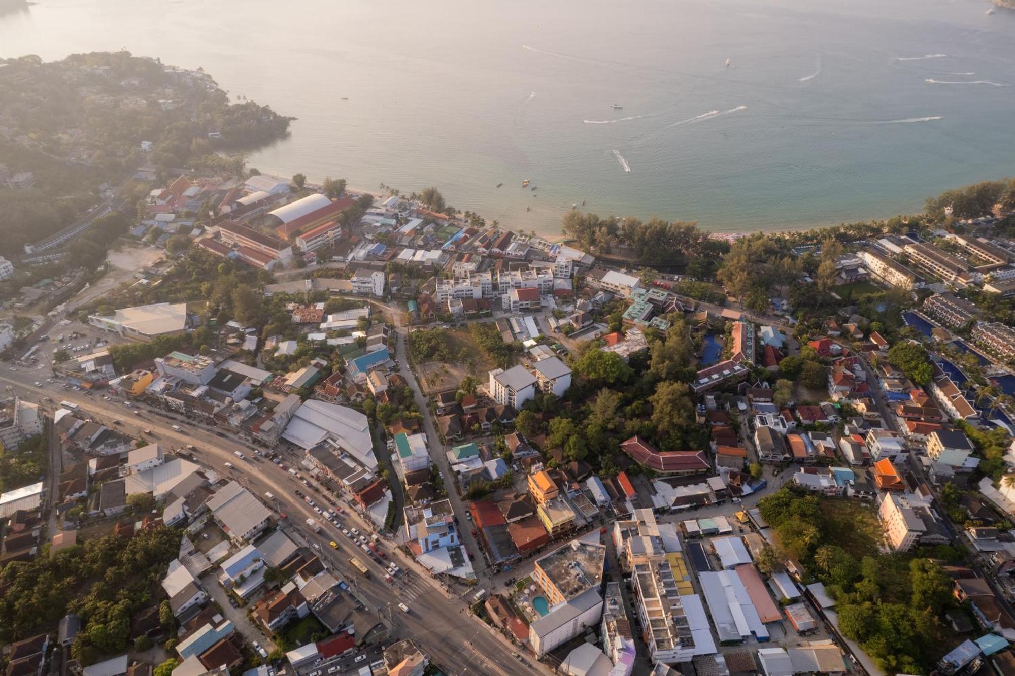 Chabana Hotel Kamala Beach