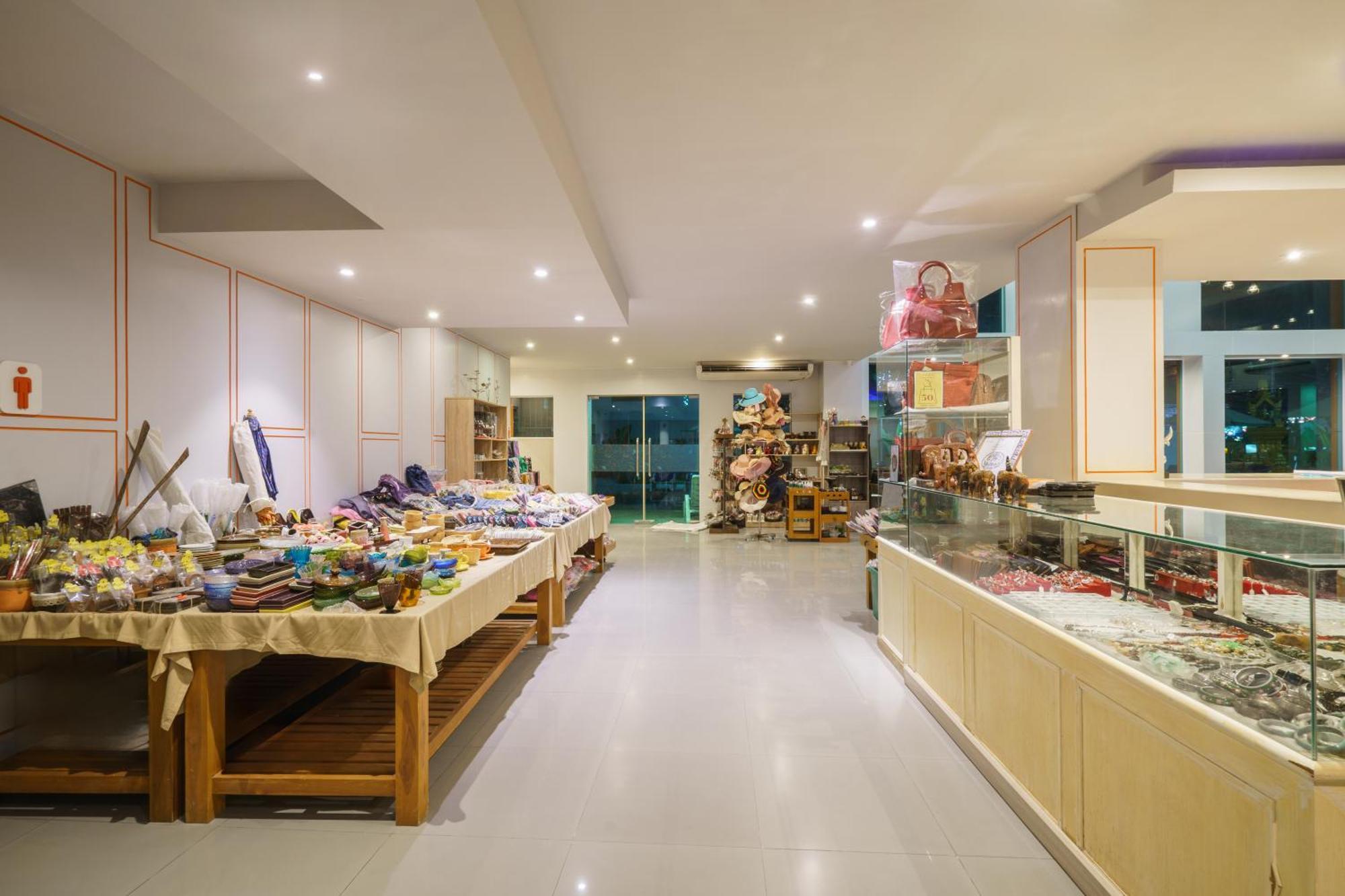 Chabana Hotel Kamala Beach