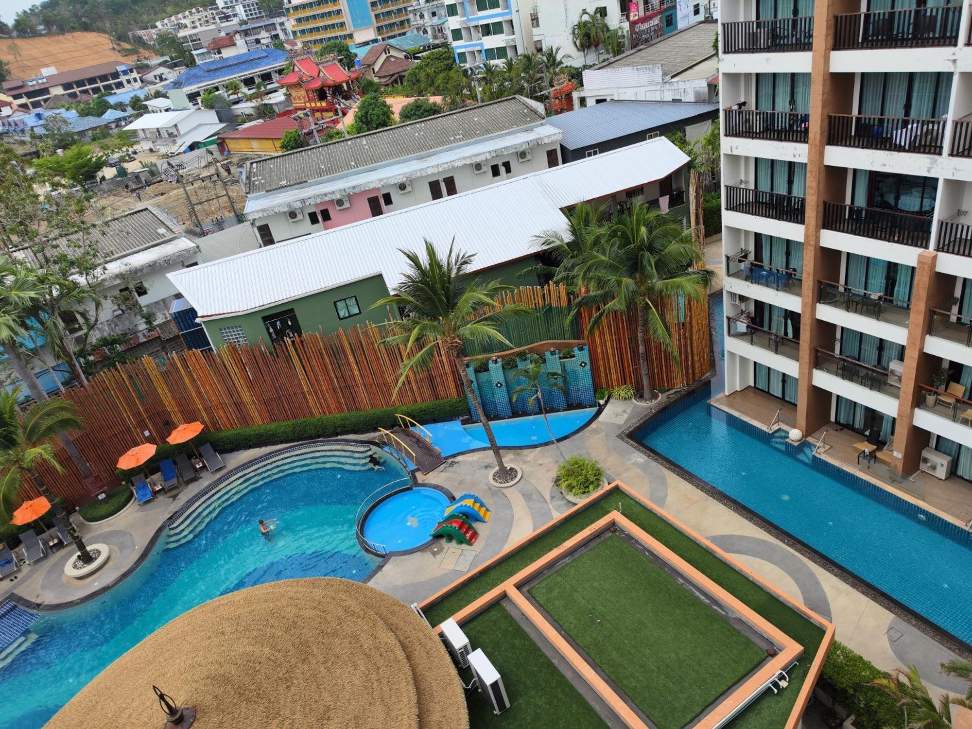 7 Floor - Pool View At Tbhr Near *