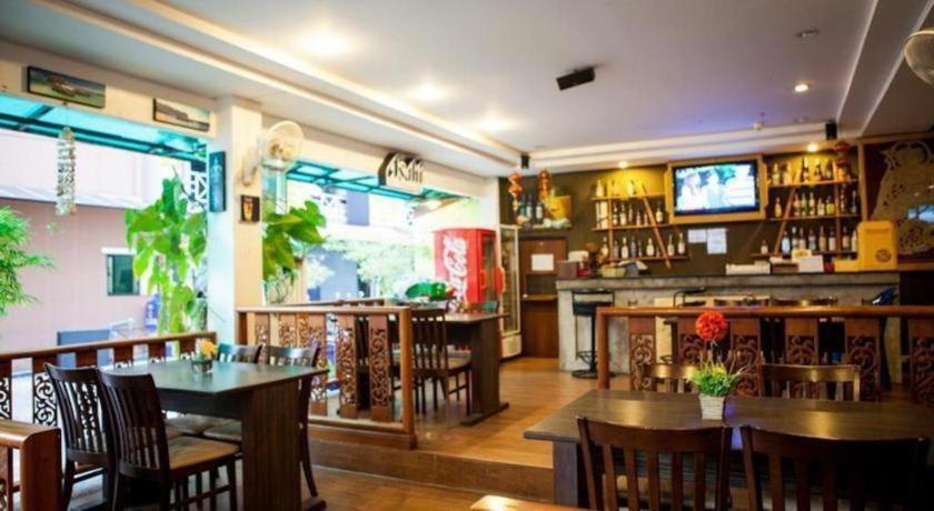 Triple Rund Place Hotel