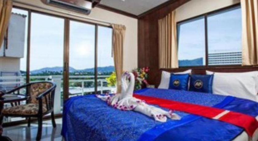 Triple Rund Place Hotel