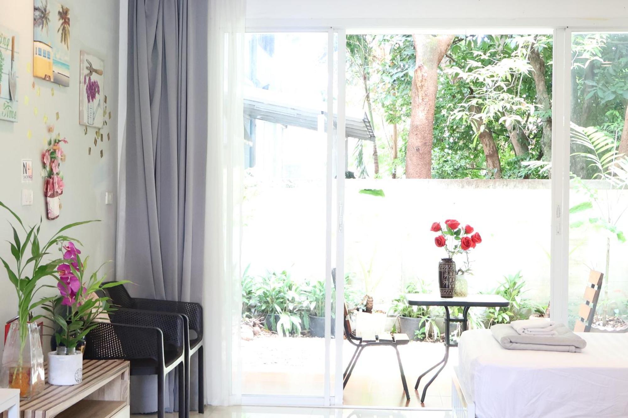 Eat N Sleep Hotel Phuket