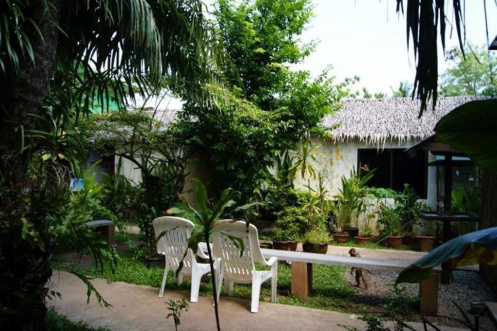 Oyo 1163 Eden Hotel