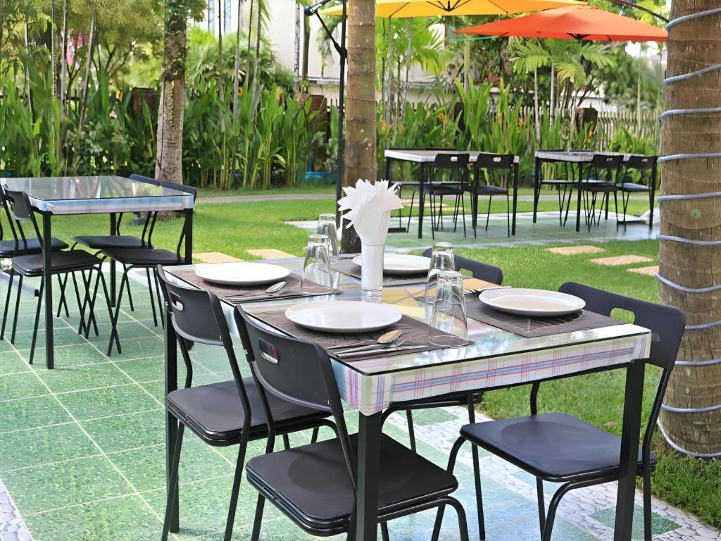 Royal Lee And Resort 3*