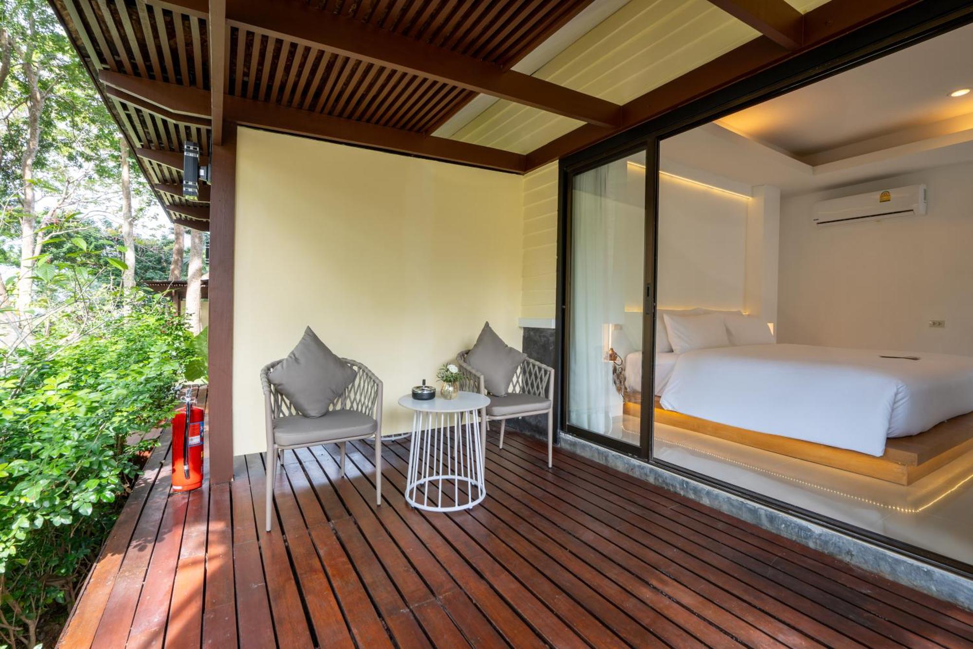 Anona Sunset Boutique Ban Karon