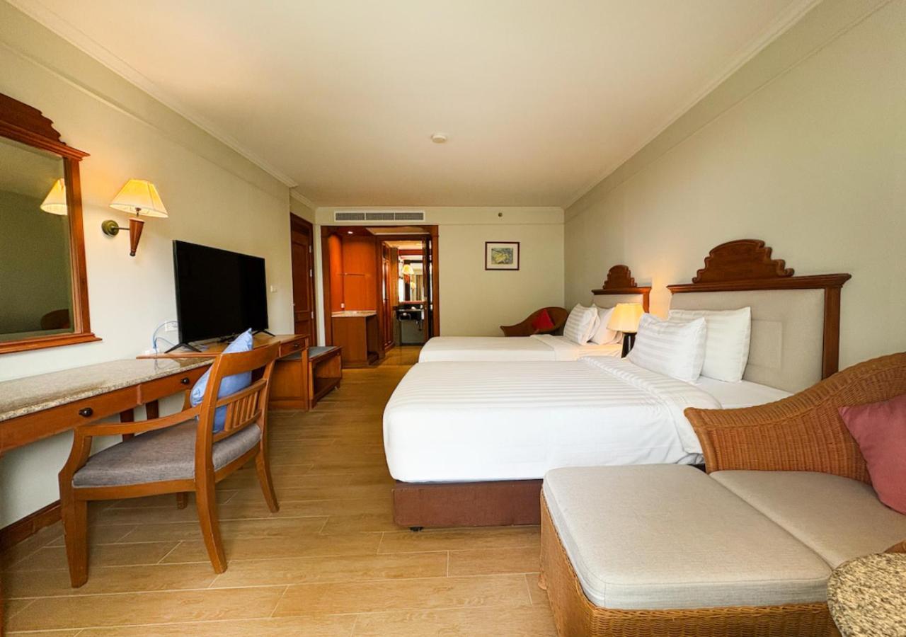 Amora Phuket Resort