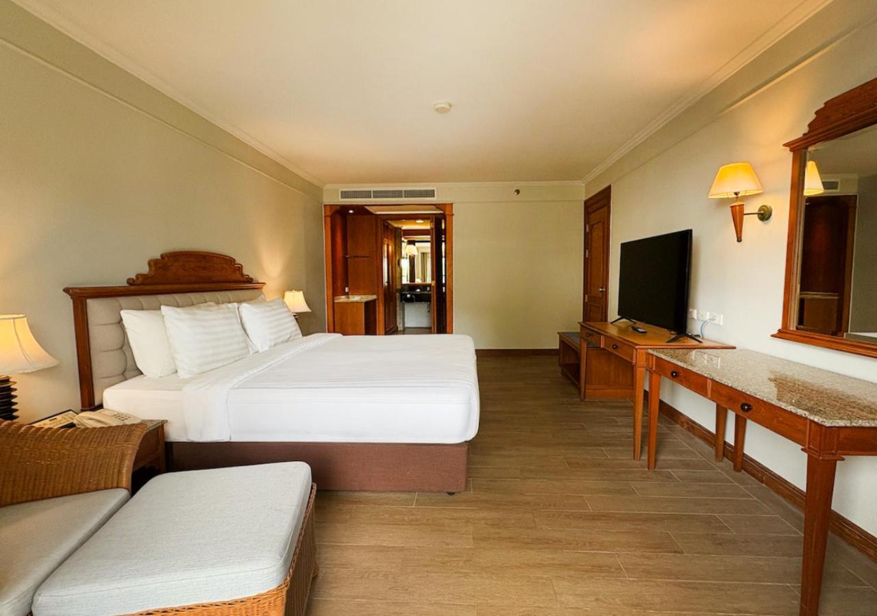 Amora Phuket Bang Tao Beach (Phuket)