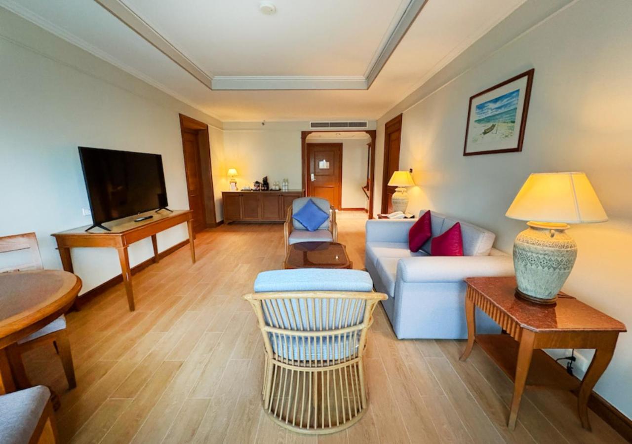 Amora Phuket Resort