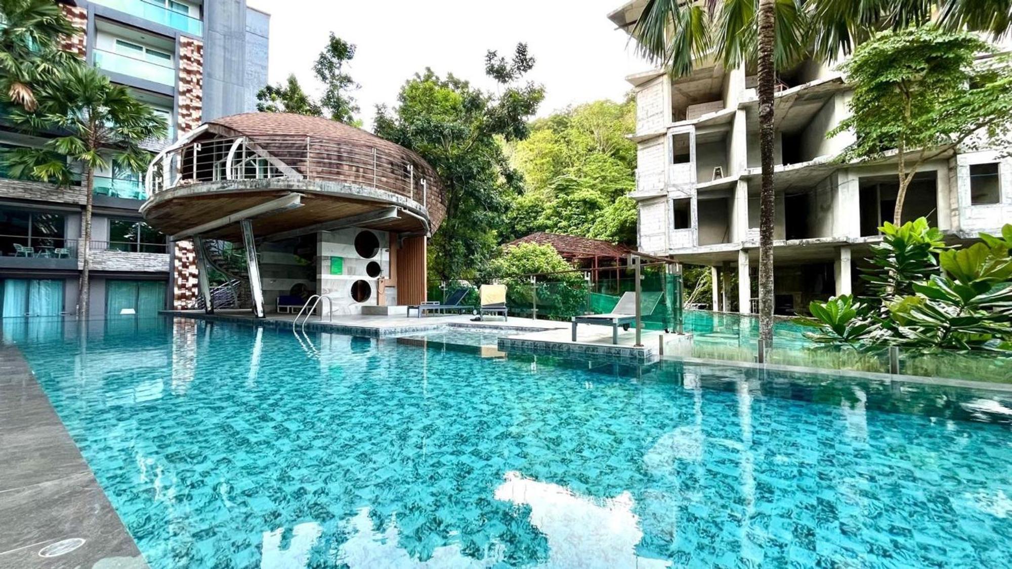 Holiday home The Oh-so-sexy Triple Penthouse - Rare 35br 188m2 Patong