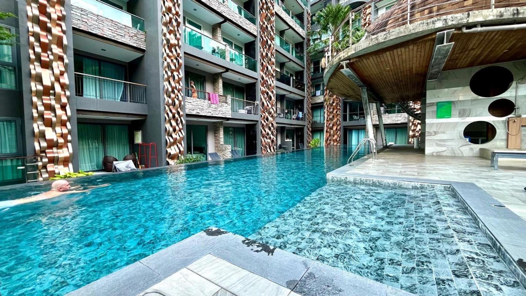 The Oh-so-sexy Triple Penthouse - Rare 35br 188m2 * Patong