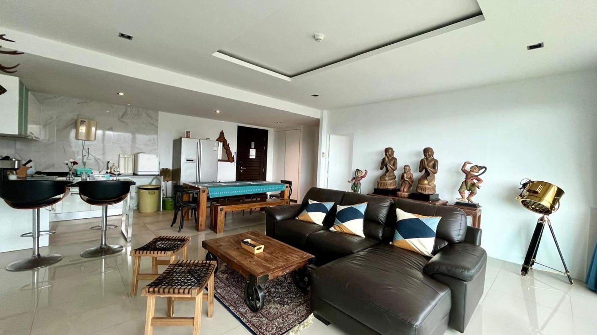The Oh-so-sexy Triple Penthouse - Rare 35br 188m2 * Patong