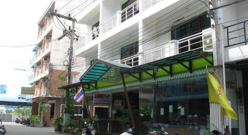 Hotel Triple Rund Place 2*