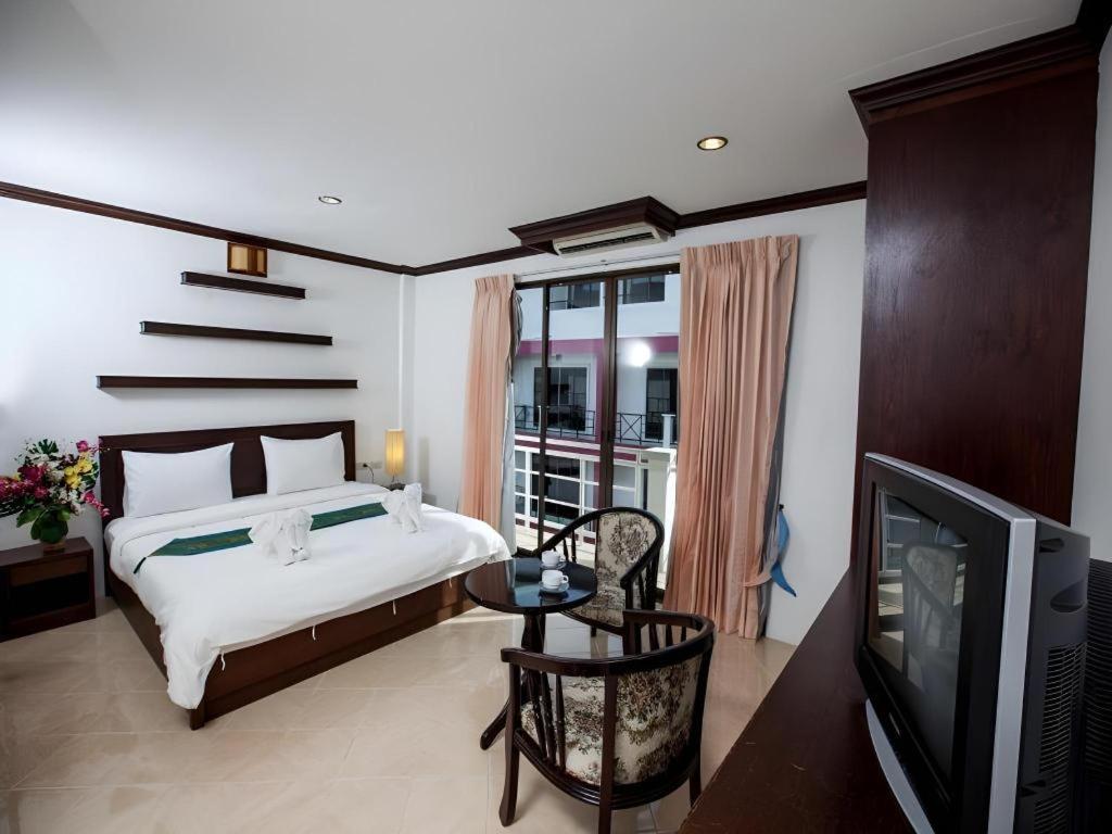 Hotel Triple Rund Place 2*