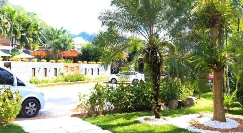 Royal Lee And Resort