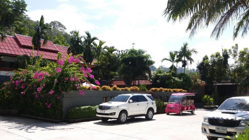 Royal Lee And Resort Nai Yang