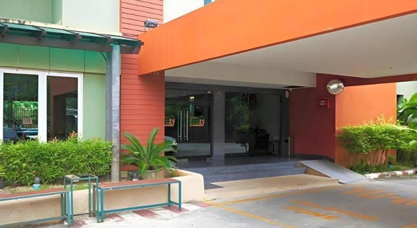 Phuket Ecozy Hotel 2*
