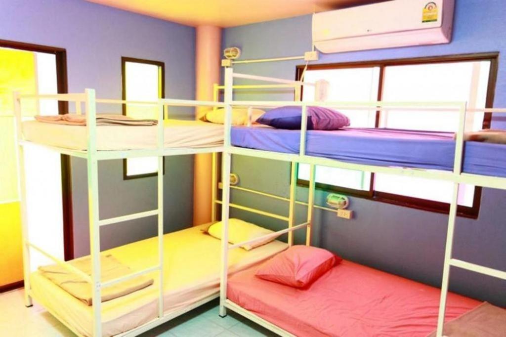 Oyo 586 I Hostel *