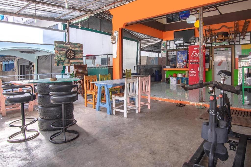 Hostel Oyo 586 I Phuket