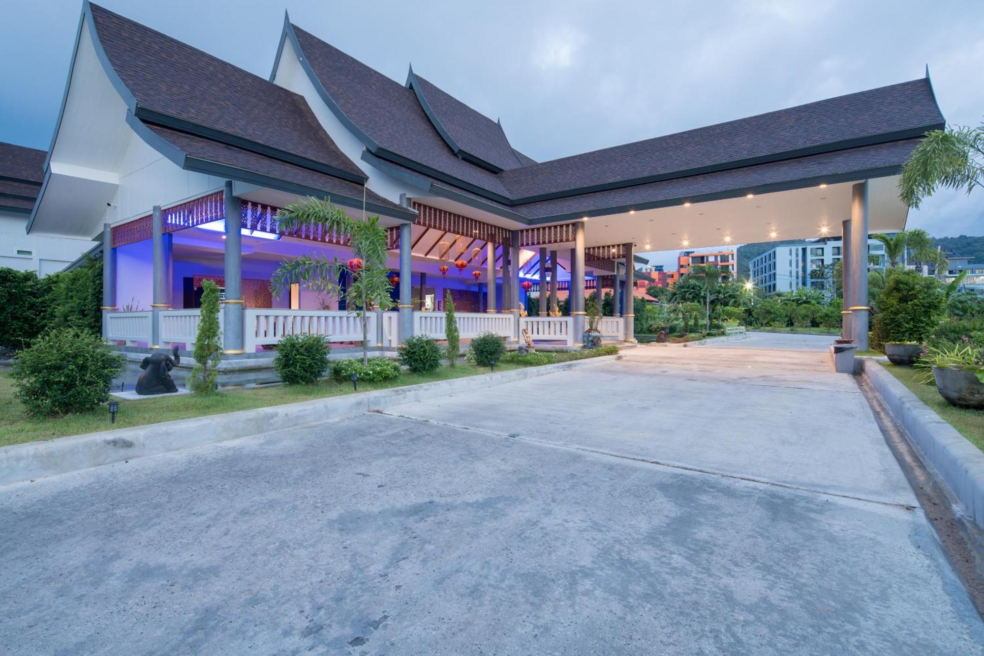 Resort Phuket La Siesta Pool & Pool Access Nai Harn