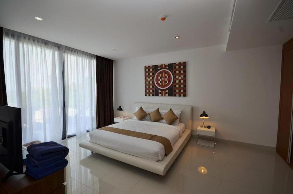 Sansuri Surin Beach (Phuket)