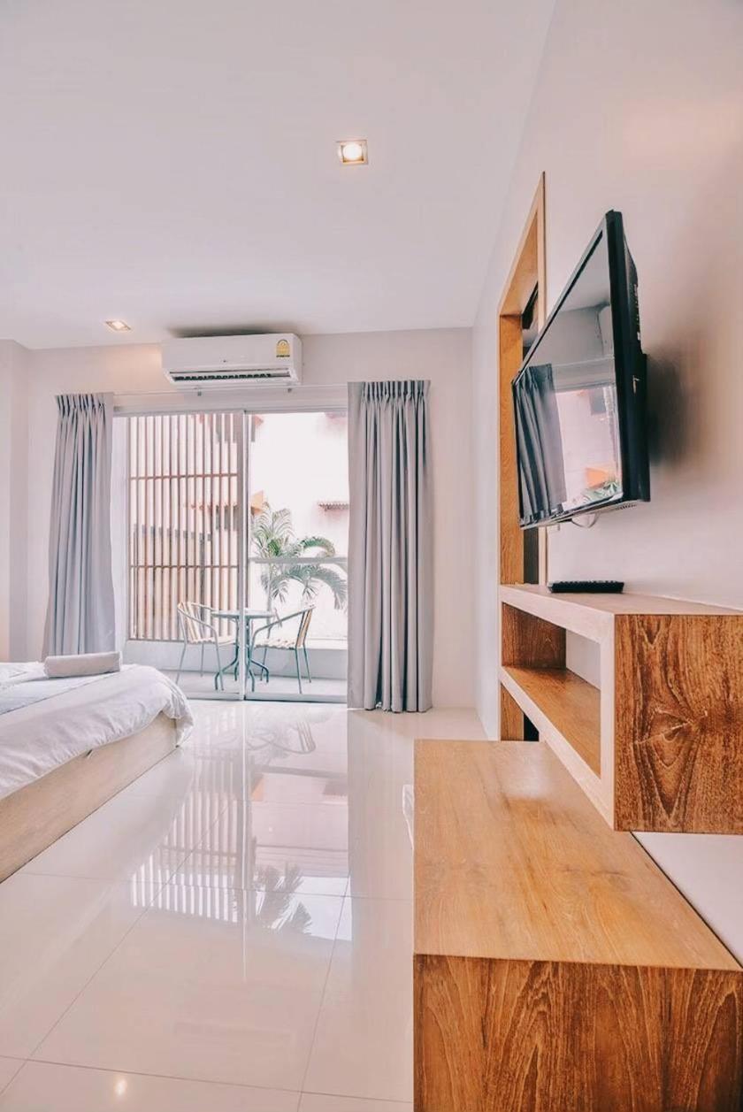 Lemonade Phuket -sha Hotel 3*