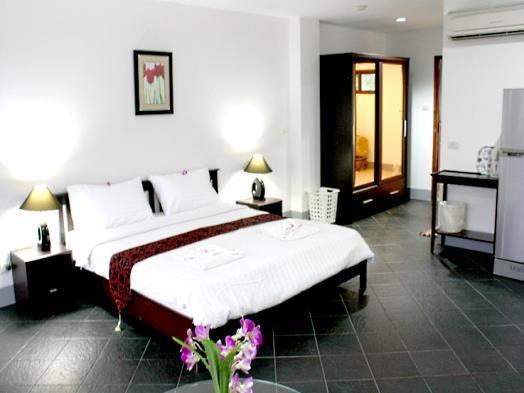 Hotel Deng's 3*