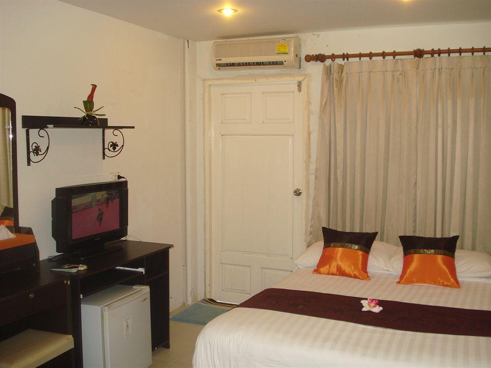 3rd Street Cafe& Apartment *