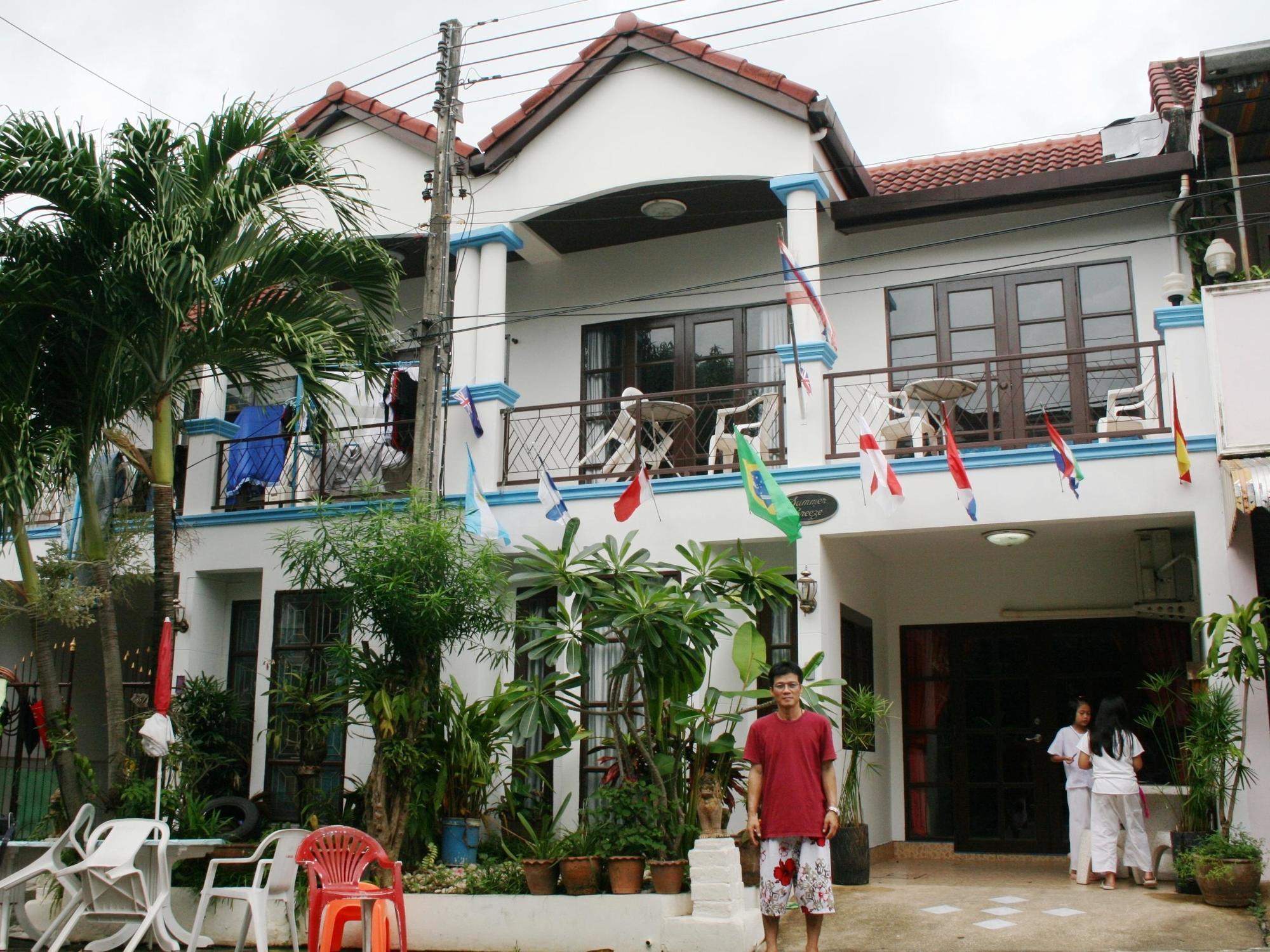 Summer Breeze Inn 2*