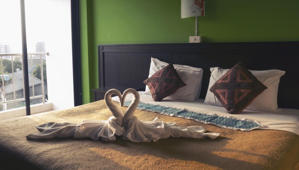 Thana Guest house 2*