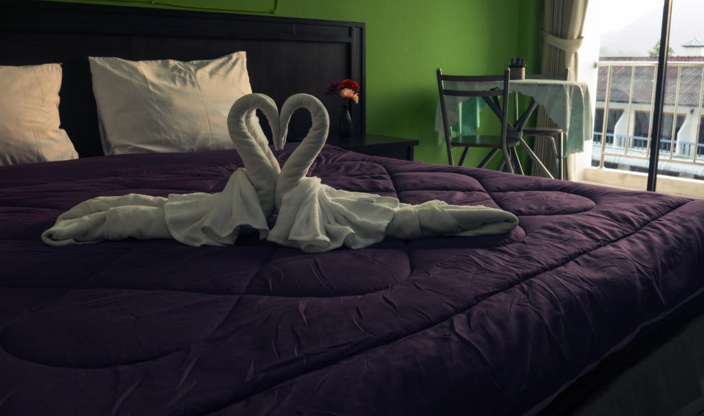 Thana Guest house 2*