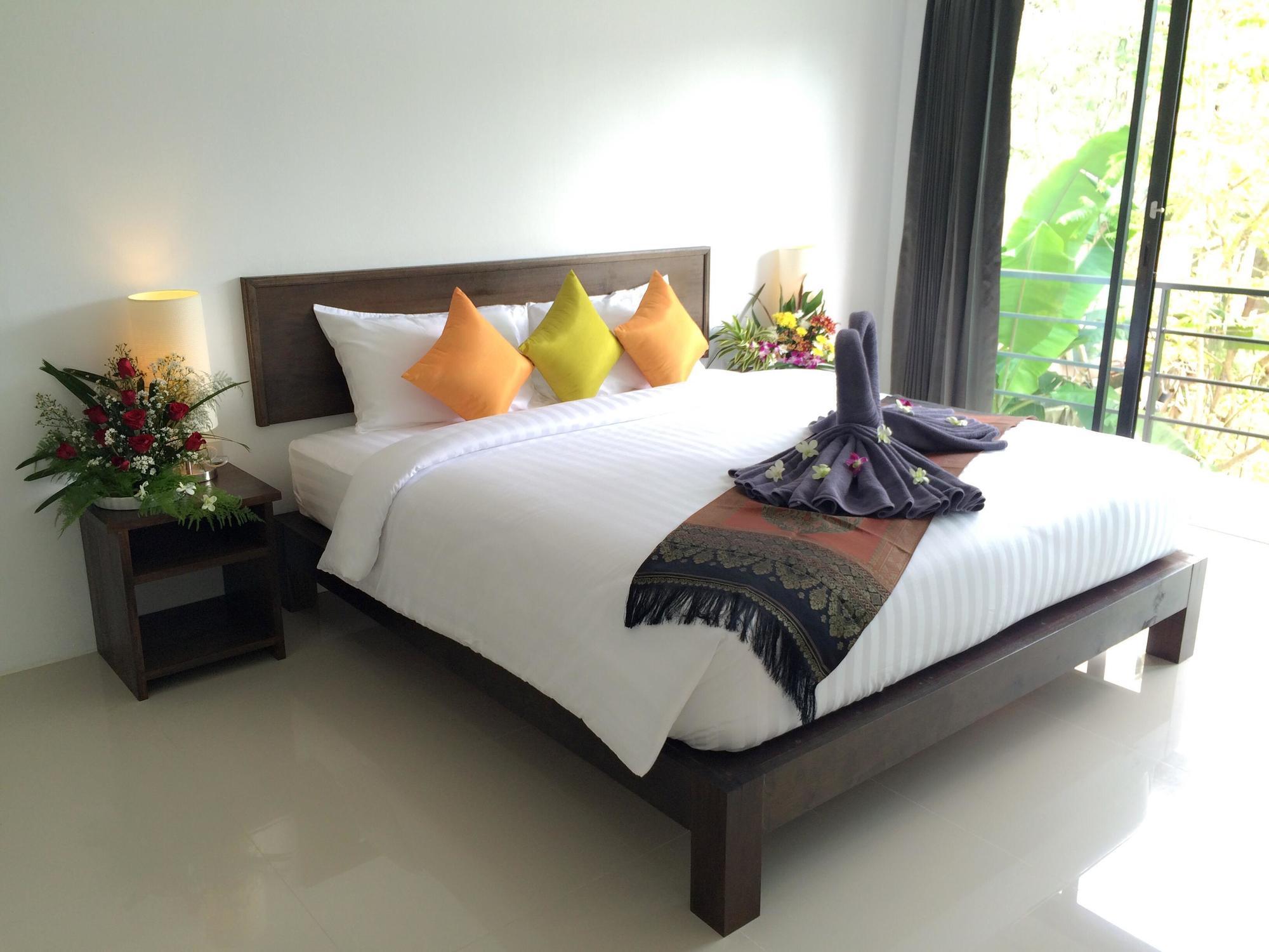 The Seashore Service Kamala Beach