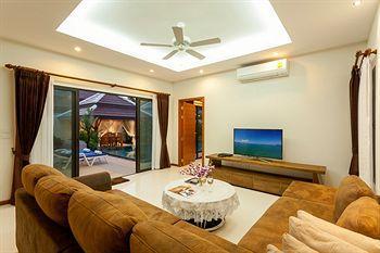 Byg Private Pool @ Villa