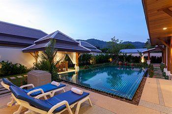 Byg Private Pool @ *