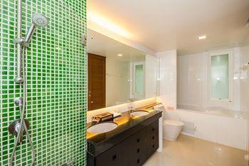 Jirana Patong Hotel 5*