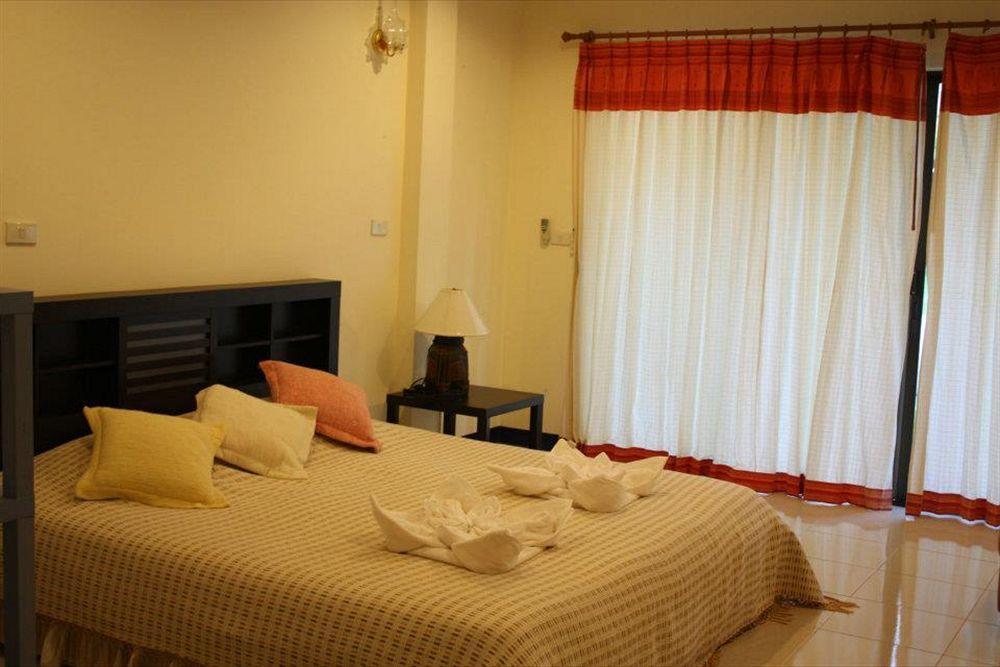 Chalong Sea View 3* Rawai