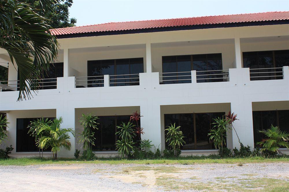 Chalong Sea View 3*