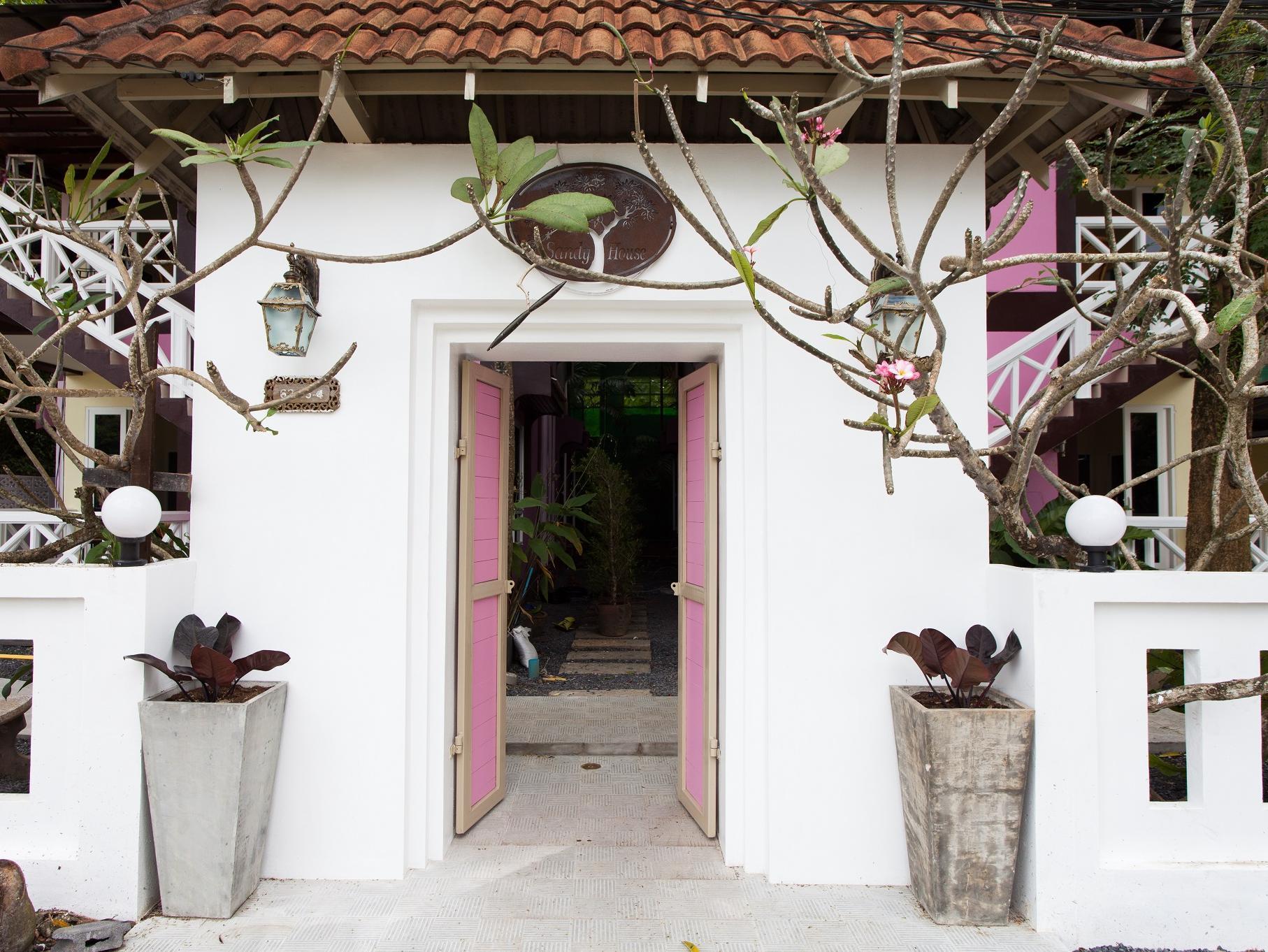 Sandy House Guest house 2*