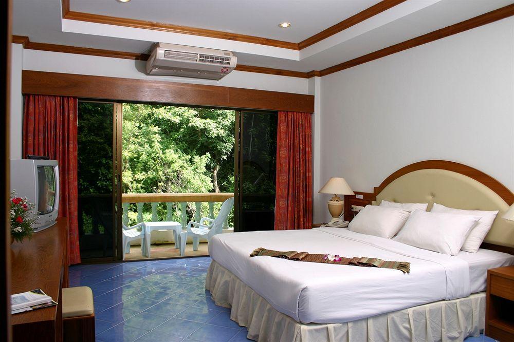 Aparthotel Ratana Hill