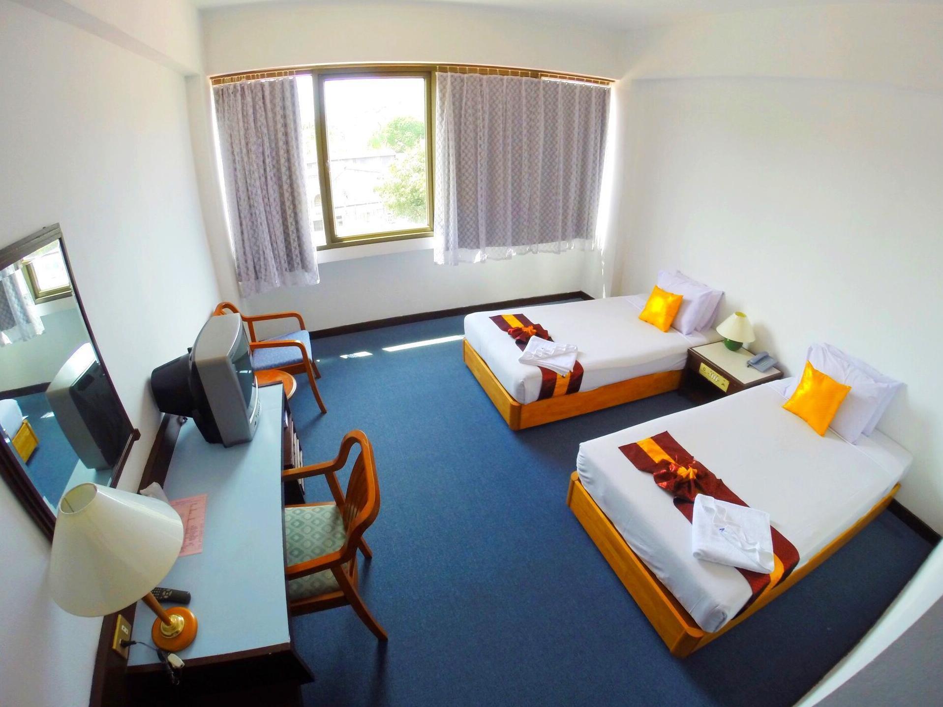 Town Hotel 3*