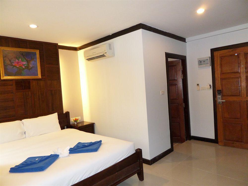 Hotel Time Out Beachfront 3*