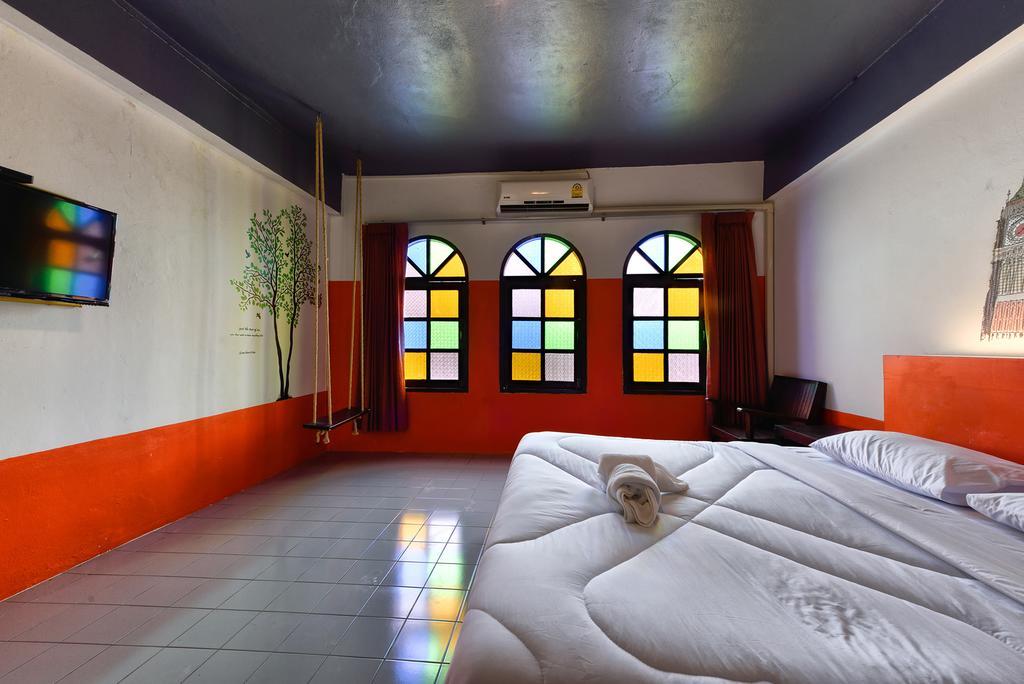 Hostel Cafe 66 Phuket