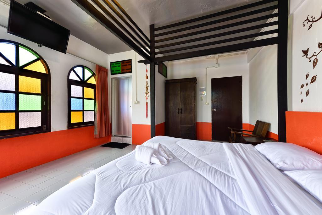 Cafe 66 Hostel Phuket